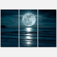 Designart - Super Moon Over The Sea I