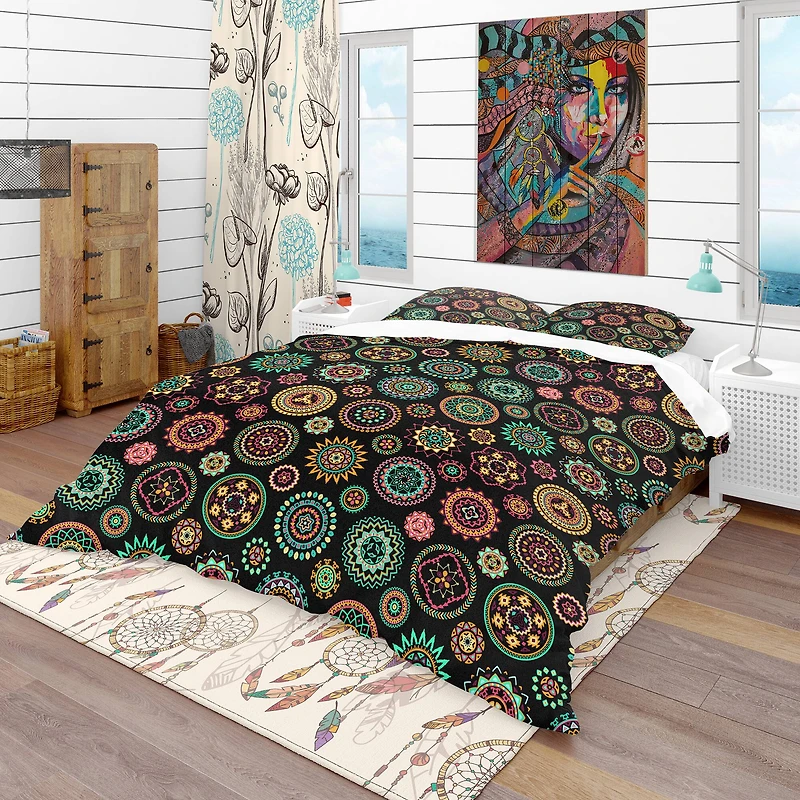 Designart 'Geometric Round Ethnic Decorative Elements' Bohemian & Eclectic Bedding Set