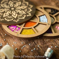 Wonderland Crafts 5.5" Multi-Layer Circle Bead Organizer