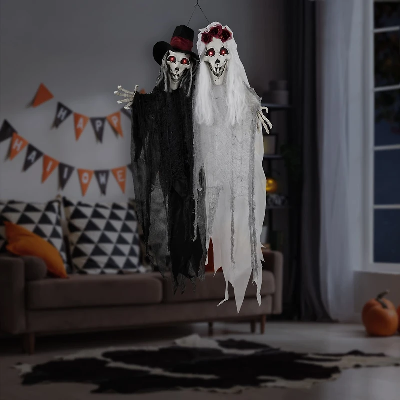 47" Lit Vampire Couple with Sound Halloween Decoration