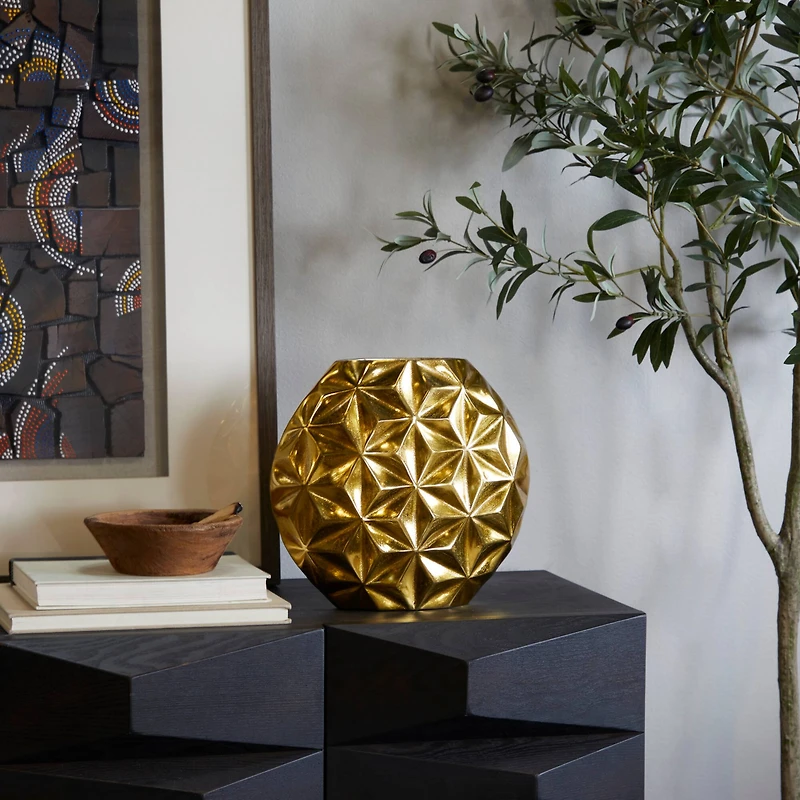 CosmoLiving by Cosmopolitan Aluminum Faceted Geometric Vase