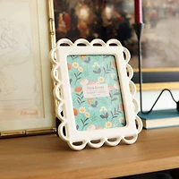 Flora Bunda 5" x 7" Scallop Edge Ceramic Photo Frame