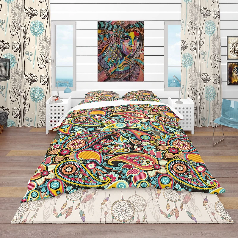 Designart 'Traditional Asian Elements Paisley' Bohemian & Eclectic Bedding Set