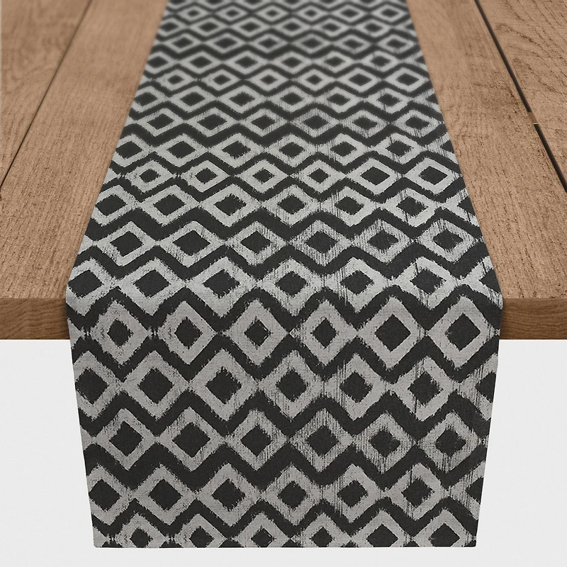 Distressed Diamonds Indoor/Outdoor Table Runner
