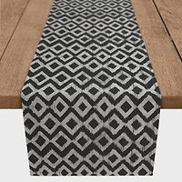 Distressed Diamonds Indoor/Outdoor Table Runner