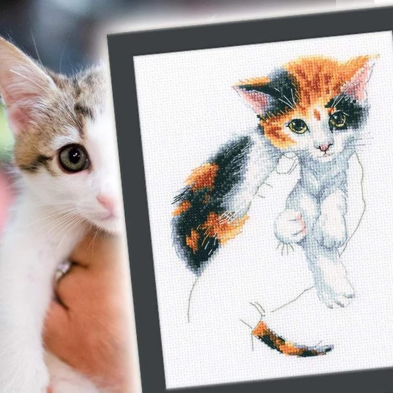 RTO Warmth in Palms Kitten Cross Stitch Kit