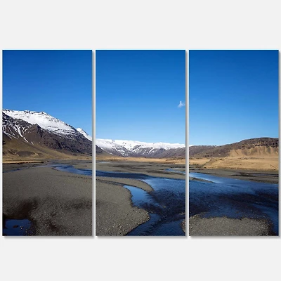 Designart - Mountains and Lakes Iceland