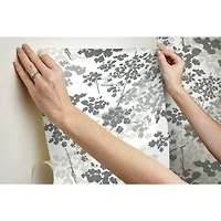 RoomMates Queen Anne's Lace Peel & Stick Wallpaper