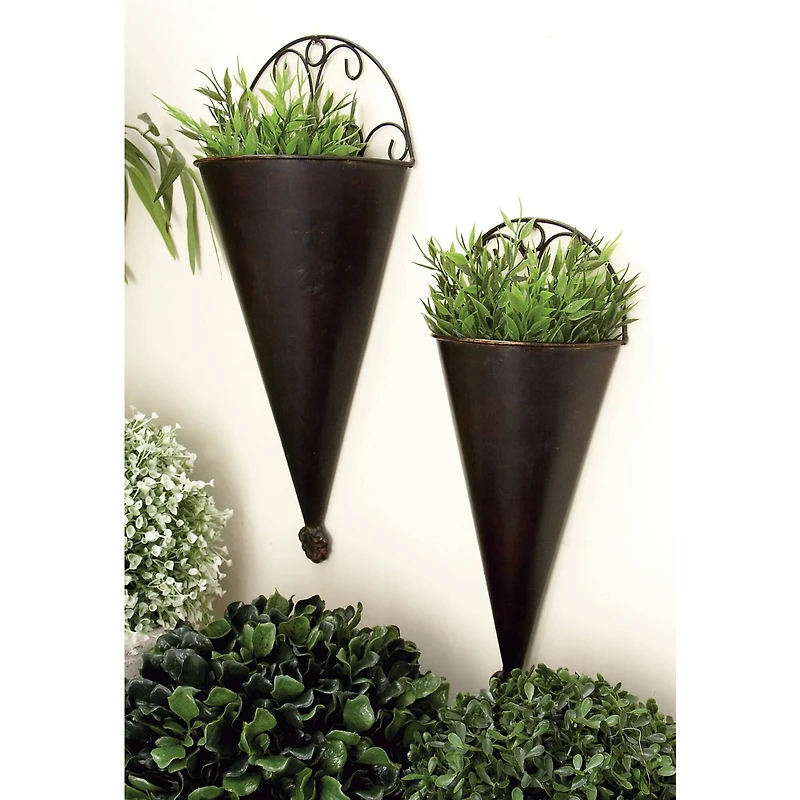 Black Metal Cone Rustic Planter Set