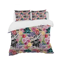 Designart 'Black Chrysanthemum And Blooming Roses' Floral Bedding Set