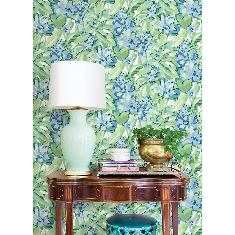 Caroline et Bettina Heather Belles Fleurs Peel & Stick Wallpaper