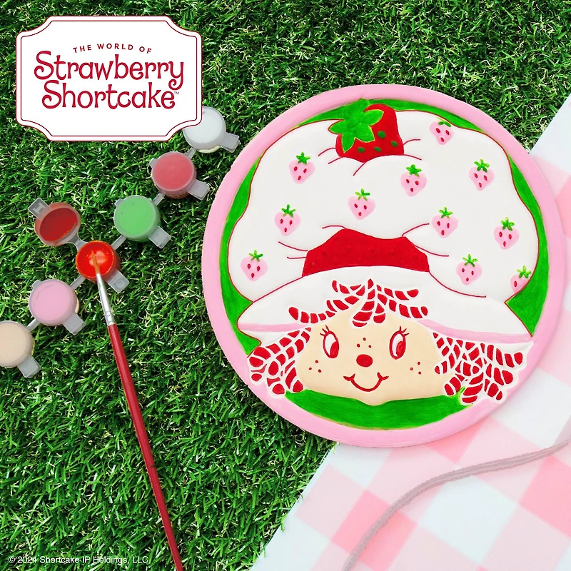Strawberry Shortcake™ Paint Your Own Stepping Stone