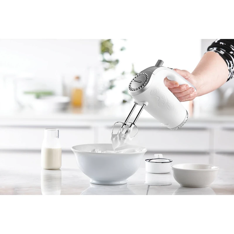 Brentwood White Lightweight 5-Speed Electric Hand Mixer