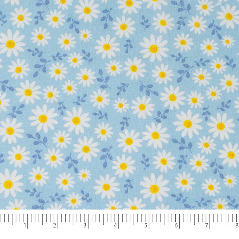 SINGER Daisies Gnomes Print Ringspun Cotton Fabric Bundle