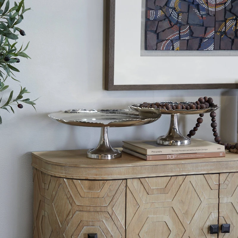 CosmoLiving by Cosmopolitan 16" Silver Aluminum Cake Stand