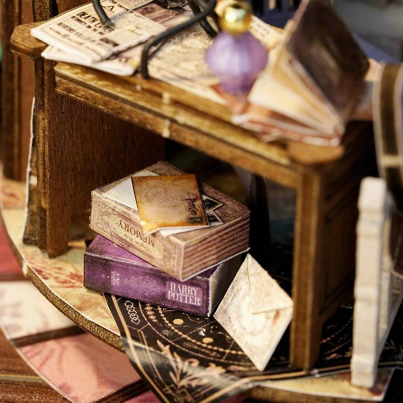 Wizardi Magic House Miniature Dollhouse Roombox Kit