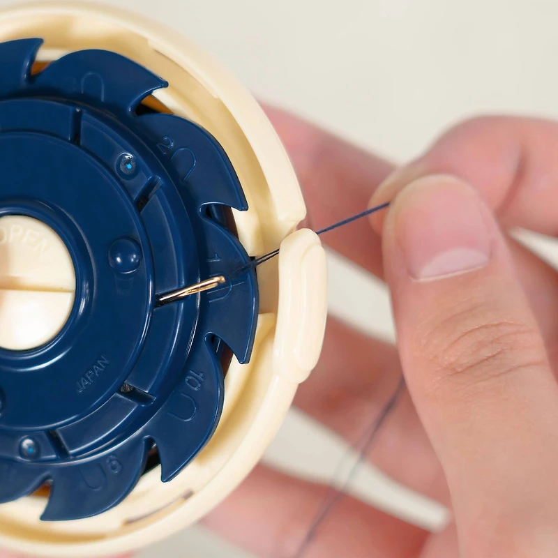 Clover 3" Dome Threaded Needle Case