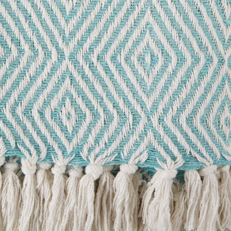 DII® X-Diamond Geometric Throw