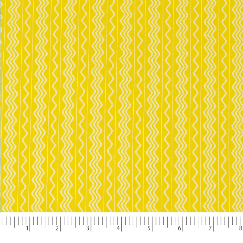 SINGER Daisies Gnomes Print Ringspun Cotton Fabric Bundle