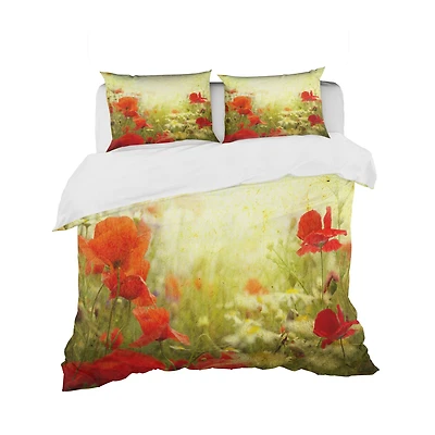 Designart 'Grunge Background with Red Poppies' Country Bedding Set