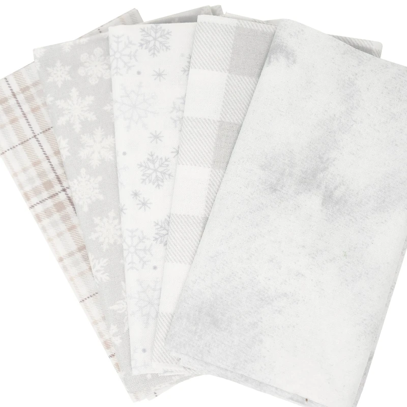 SINGER Christmas Snowflake Cotton Fabric Fat Quarter Bundle
