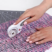 SINGER® 45mm Rotary Cutter with Trigger Release & Blade Replacement