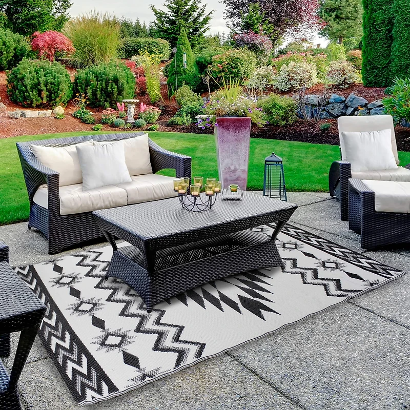 Black & White Aztec Print Rectangular Outdoor Area Rug, 4ft. x 6ft.