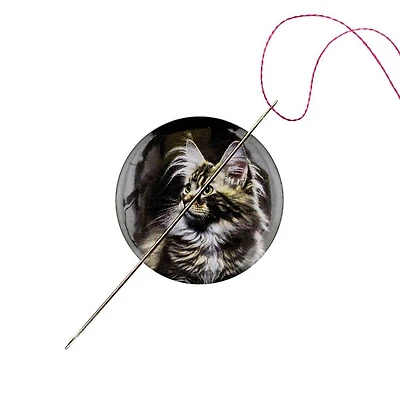 Wonderland Crafts Fluffy Cat Magnetic Needle Holder