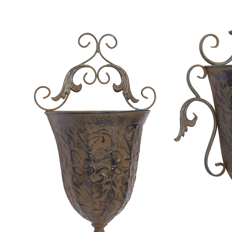 Brown Metal Traditional Planter Set