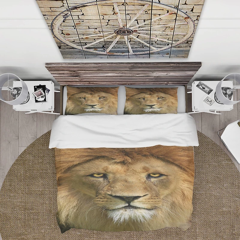 Designart 'Lion with Calm Face' Animal Bedding Set