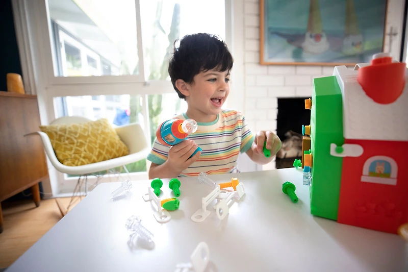 Educational Insights Design & Drill Bolt Buddies Barn