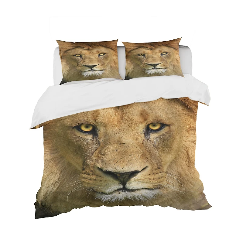 Designart 'Lion with Calm Face' Animal Bedding Set