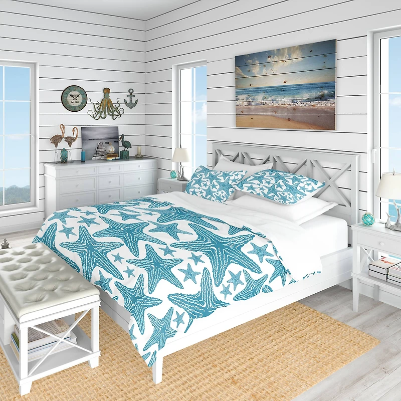 Designart 'Pattern of Blue Starfish' Coastal Bedding Set