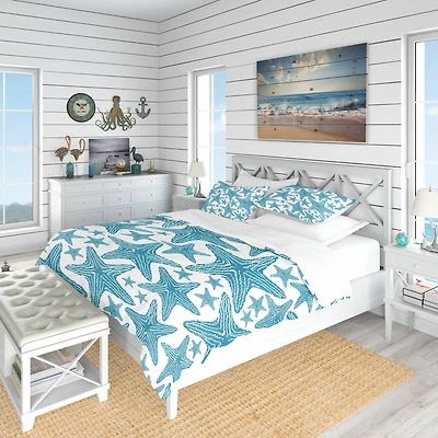 Designart 'Pattern of Blue Starfish' Coastal Bedding Set