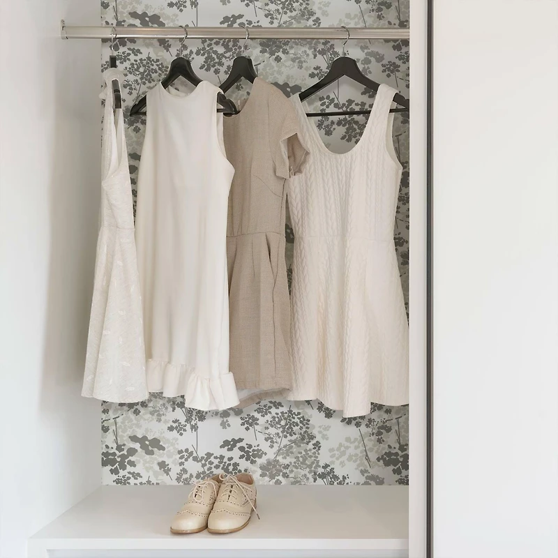 RoomMates Queen Anne's Lace Peel & Stick Wallpaper