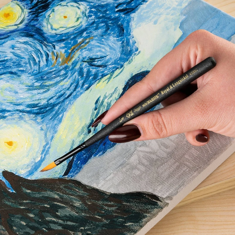 Royal & Langnickel® Mini Majestic™ Short Handle Dagger Brush, 1/8"