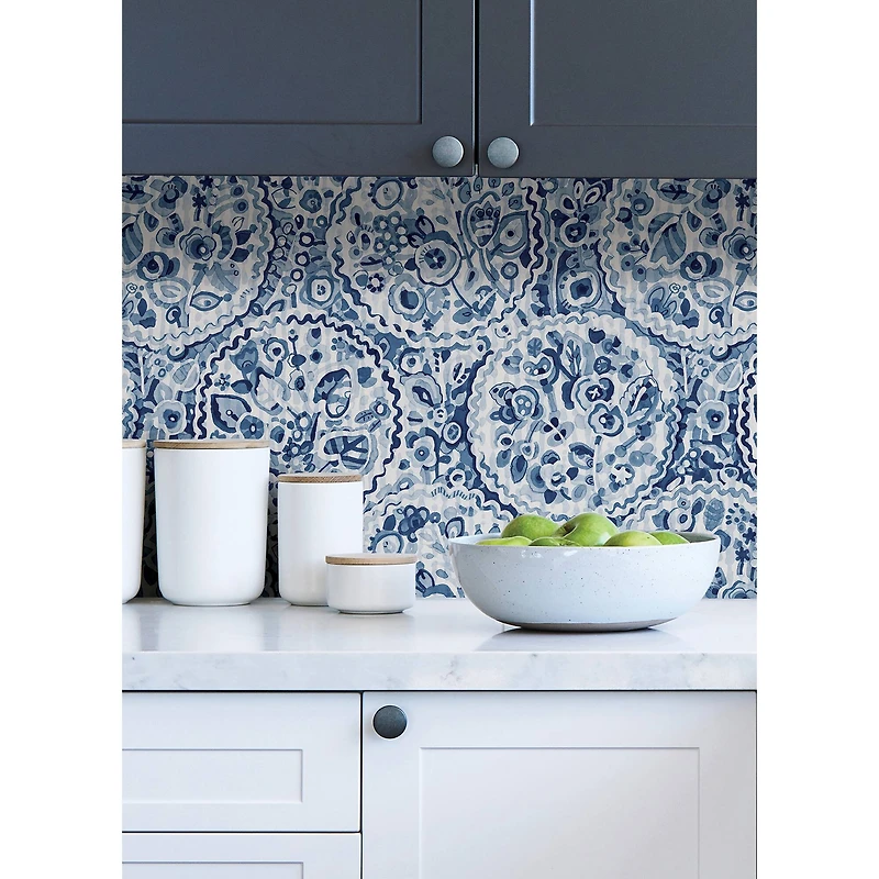 Caroline et Bettina Blue Camille Peel & Stick Wallpaper