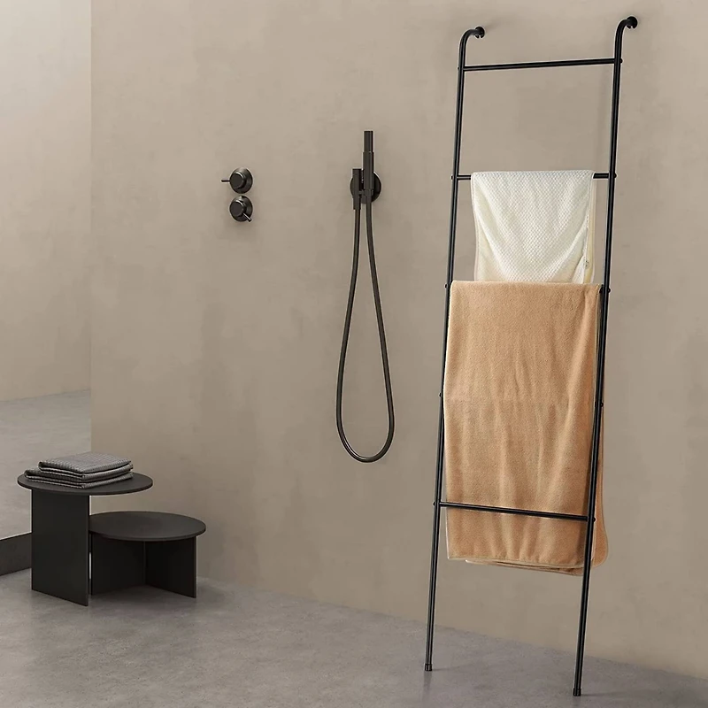 NEX™ Black Blanket Ladder Set