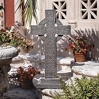 Design Toscano Bannockburn Celtic Cross Sculpture