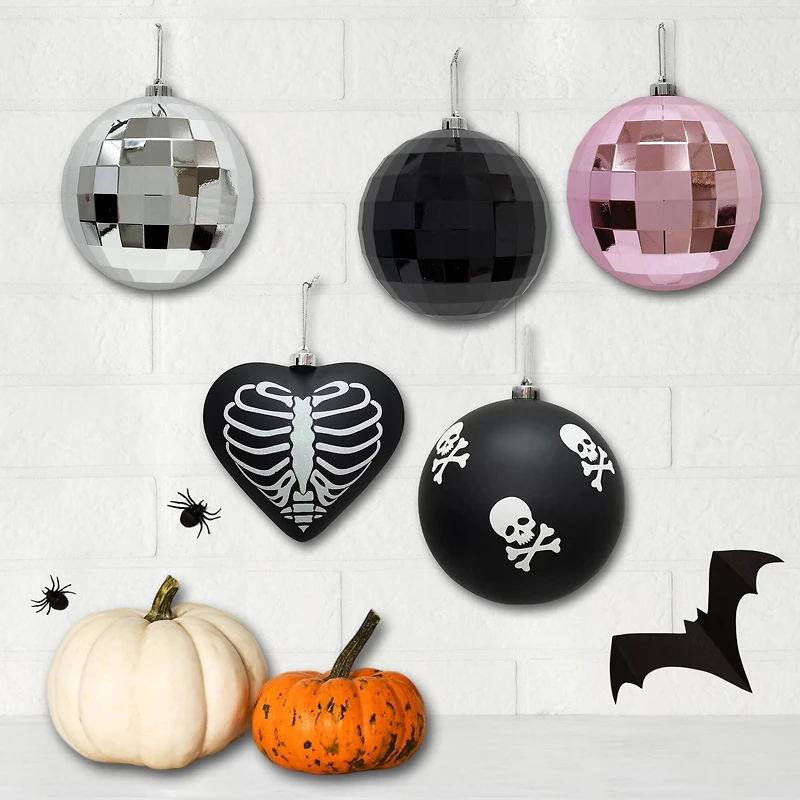 Giant Black & White Skulls Halloween Ornament by Ashland®