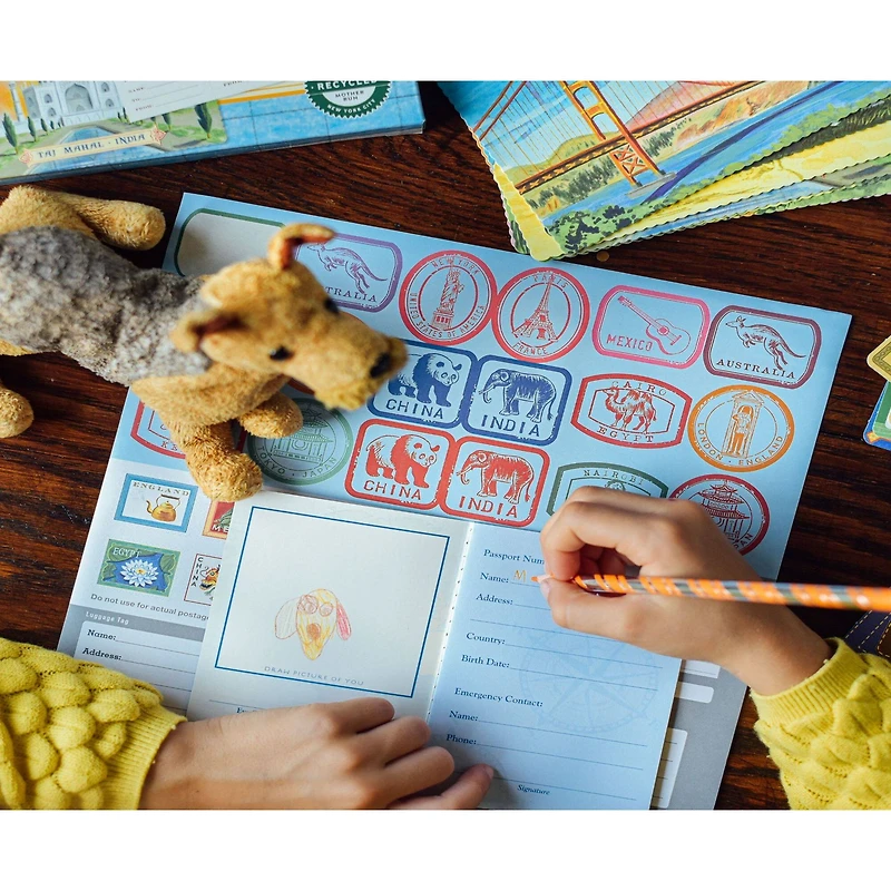 eeBoo World Traveler Pretend & Role Play Activity Set