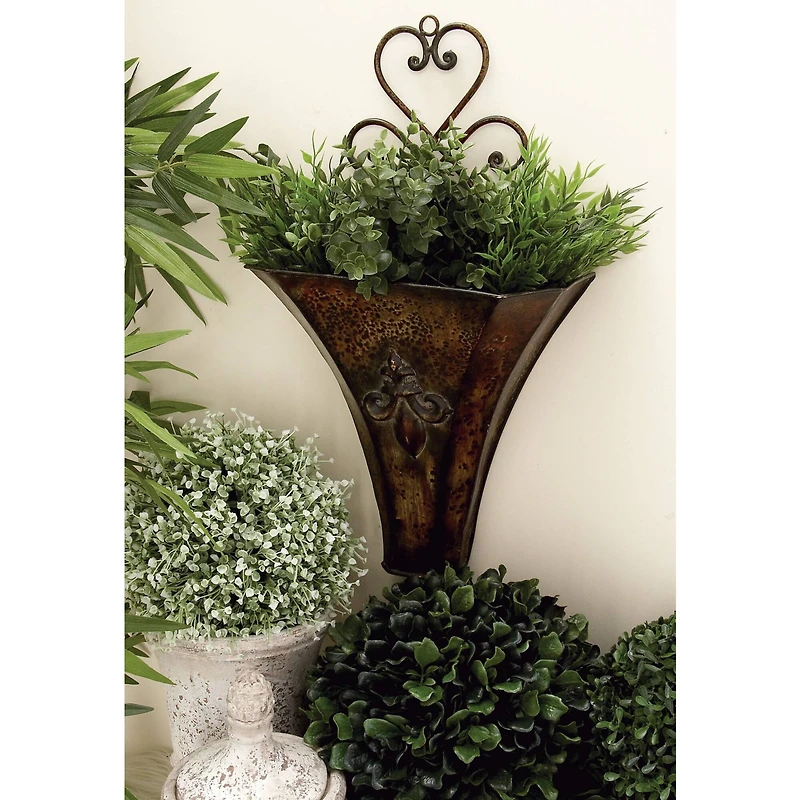 Brown Metal Traditional Planter Set