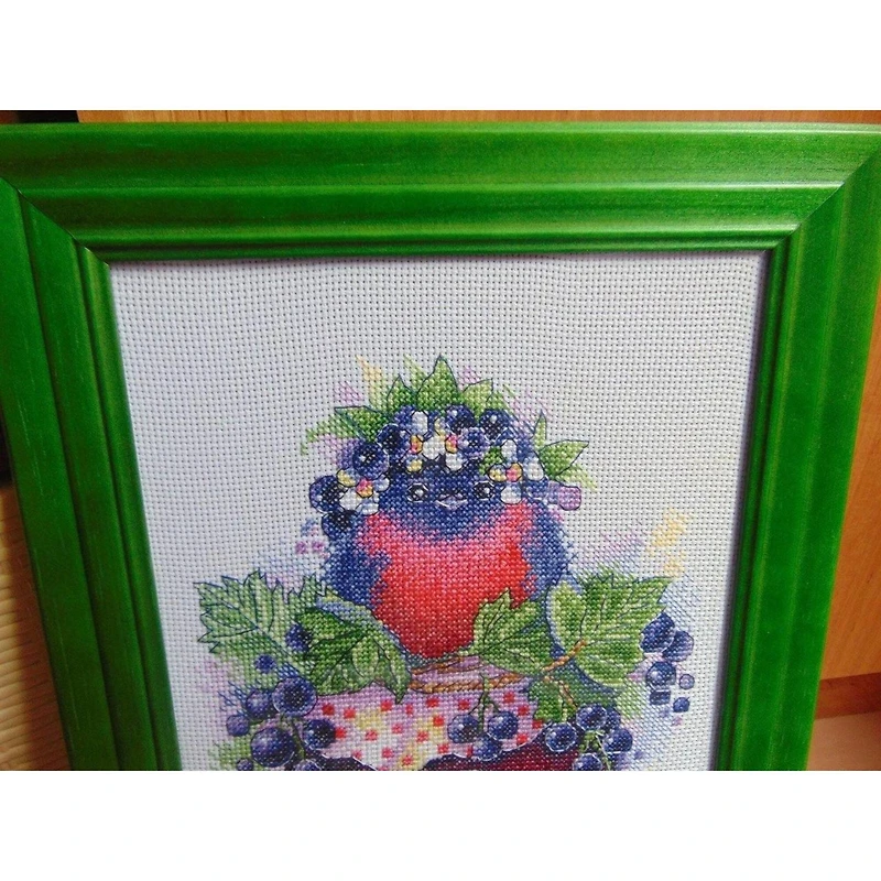 MP Studia Singing Currant Cross Stitch Kit