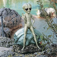 Design Toscano Roswell, the Alien Sculpture