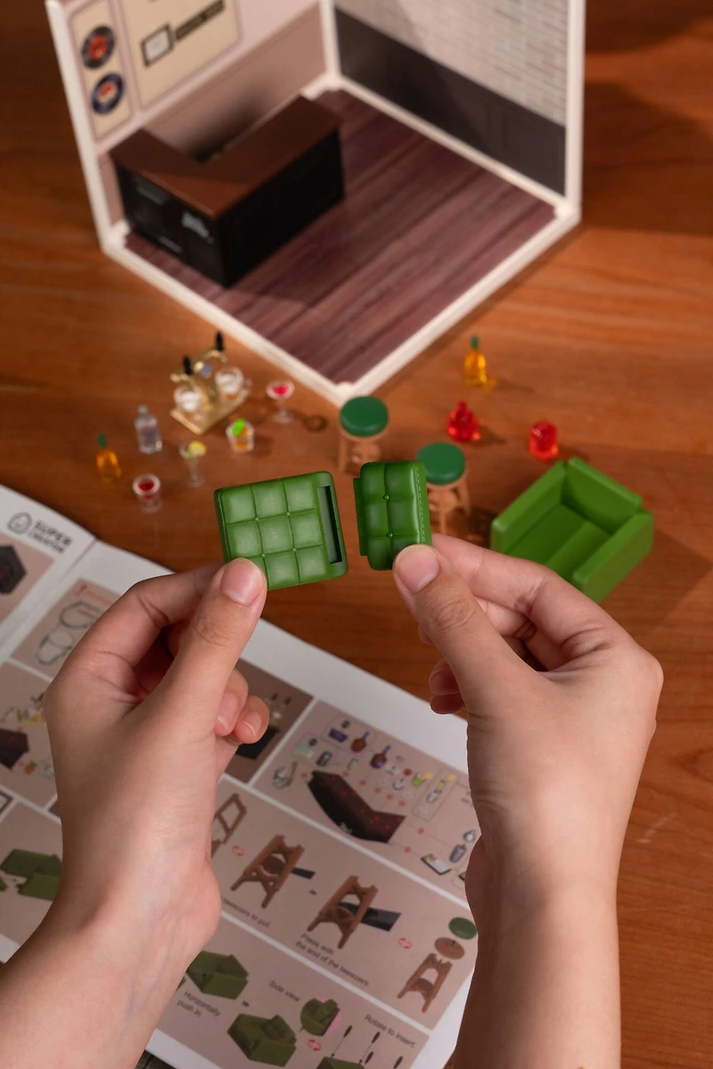 Rolife® Super Creator Leisurely Cheers Bar DIY Miniature Kit