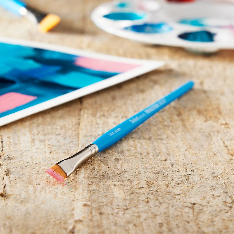 Princeton™ Select™ Artiste Series 3750 Short Handle Angle Shader Brush