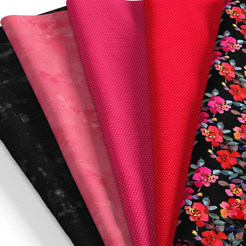 SINGER Rockin Roses Cotton Fabric Fat Quarters