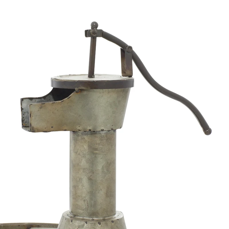 Grey Iron Farmhouse Fountain, 18" x 15" x 17"
