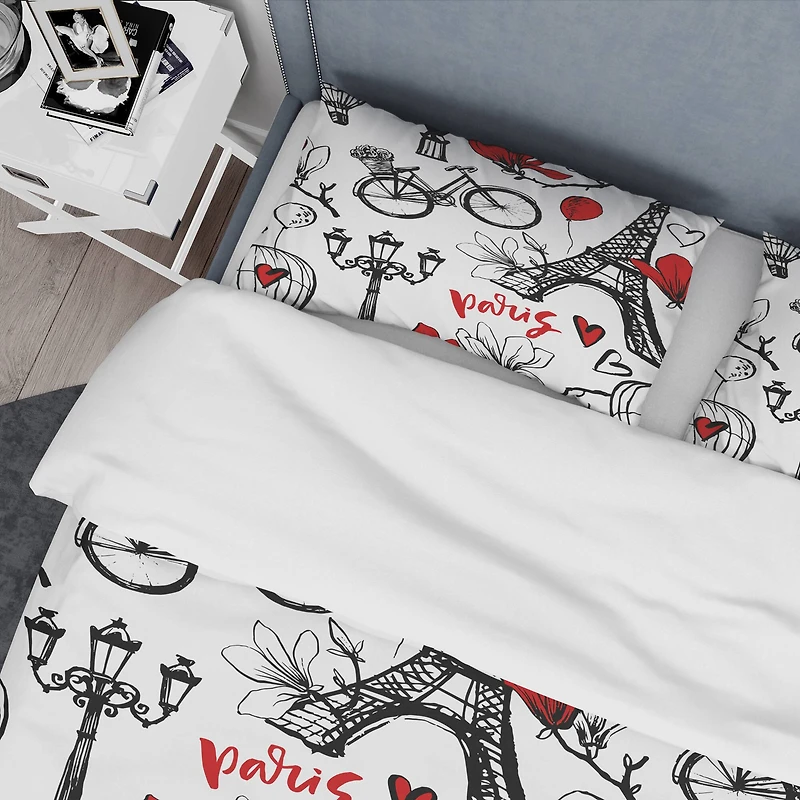 Designart 'Paris Eiffel Red Hearts I' Mid-Century Duvet Cover Set