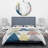 Designart 'Geometrical Composition Triangles II' Geometric Bedding Set
